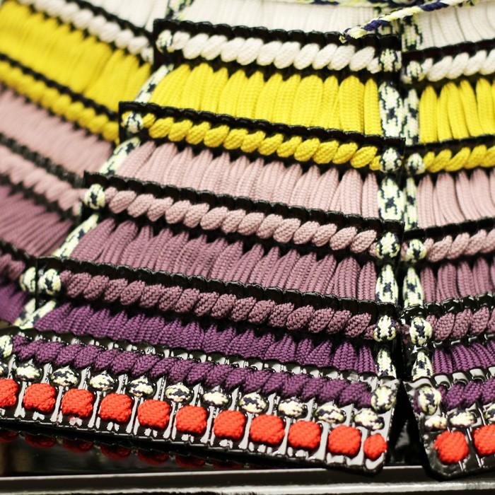 ひなせい 五月人形 鎧飾り / 1/4 源義経 加藤鞆美 奉納 鎧 / おしゃれ