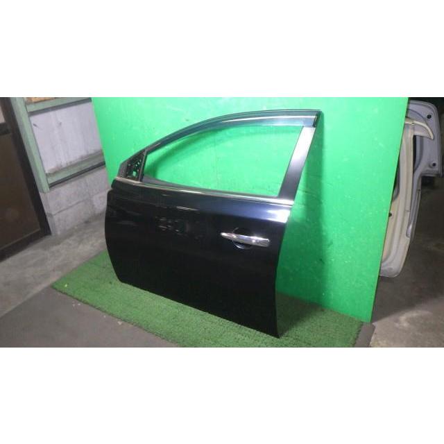 シルフィ DBA-TB17 左フロントドア B20   H010A-3SBMB 中古 | シルフィ | 06