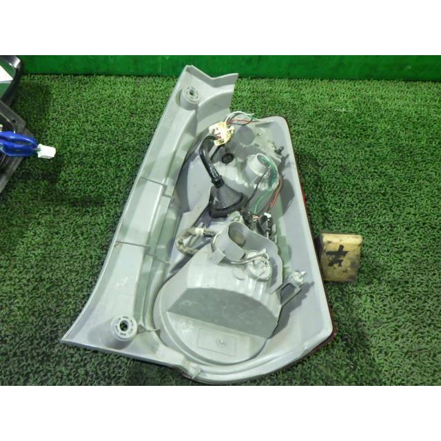 ブーン DBA-M600S 左テールランプ X07 コイト 220-51004 | ブーン | 01