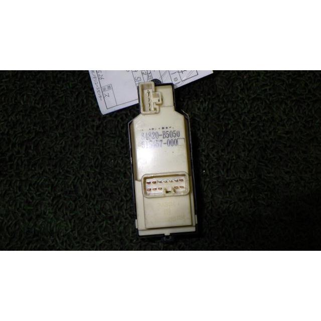 ハイゼットアトレ ABA-S321G パワーウインドウスイッチ   84820-B5050 中古 | アトレー | 01