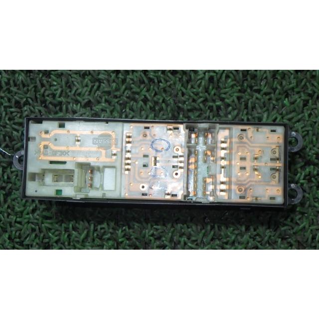 インプレッサ DBA-GH2 パワーウインドウスイッチ   83071FG000 中古 |  | 01