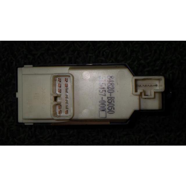 ハイゼットアトレ ABA-S321G パワーウインドウスイッチ   84820-B5050 中古 | アトレー | 01