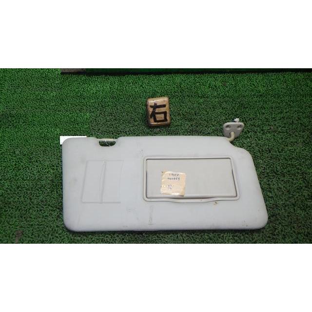 ルクラ DBA-L455F 運転席側/右サンバイザー  74310-B2460-B1 中古 |  | 01