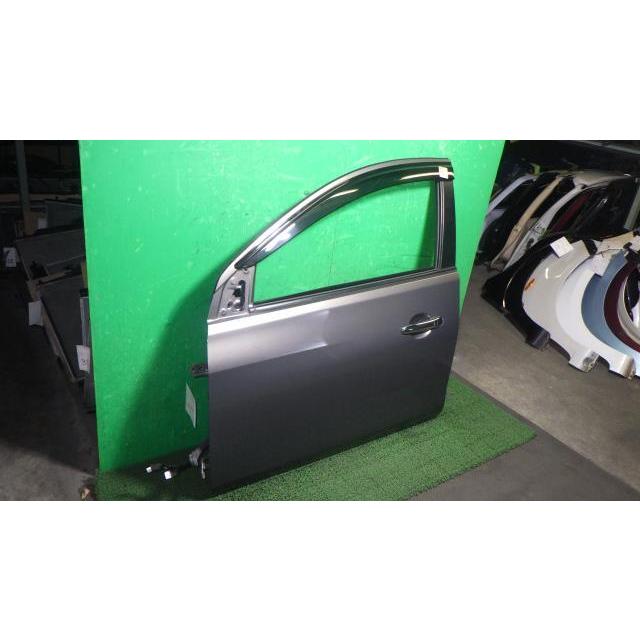 ラティオ DBA-N17 左フロントドア KAC   H010A-3BGAA 中古 |  | 03