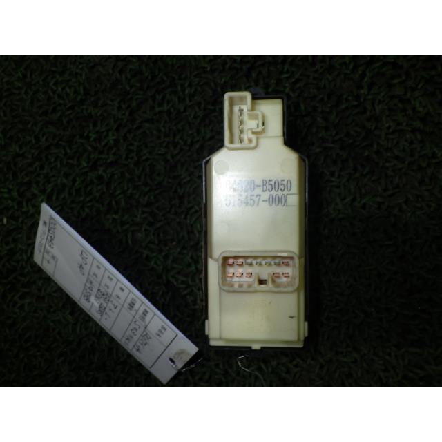 ハイゼットアトレ ABA-S321G パワーウインドウスイッチ   84820-B5050 中古 | アトレー | 01