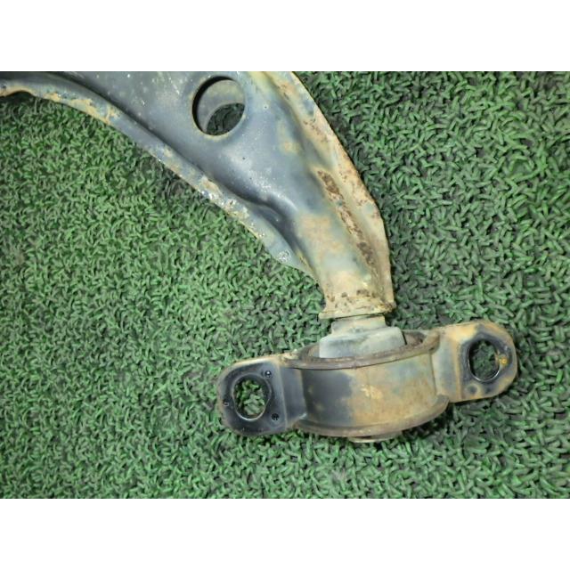 プレオ GD-RV1 左フロントロアアーム 821  中古 |  | 01