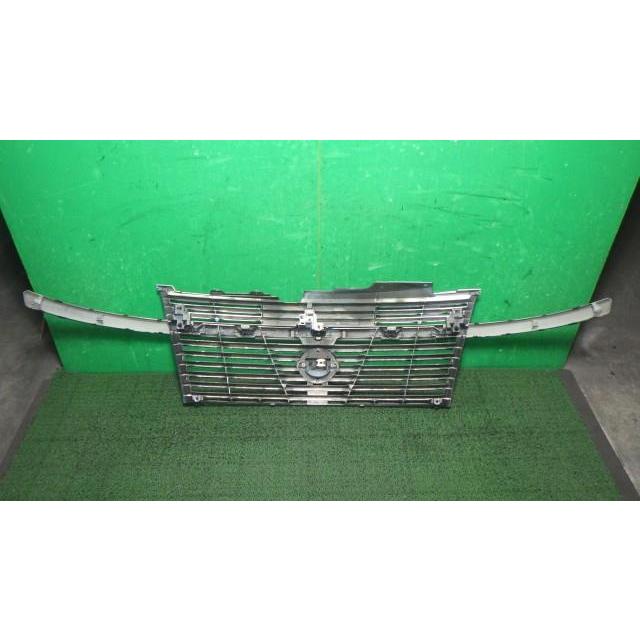 エルグランド UA-E51 ラジエータグリル   62310-WL000 中古 | エルグランド | 01