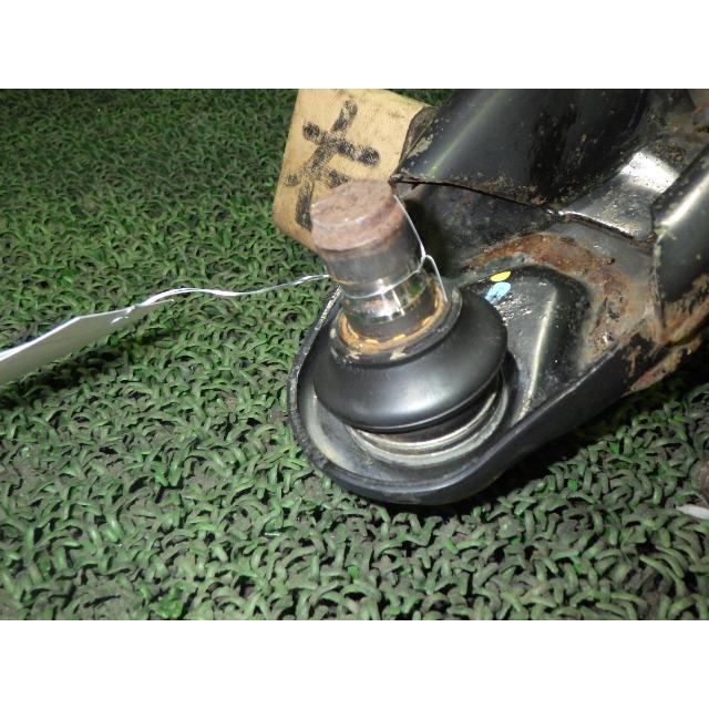 インプレッサ DBA-GP7 右Rアッパアーム 37J |  | 01