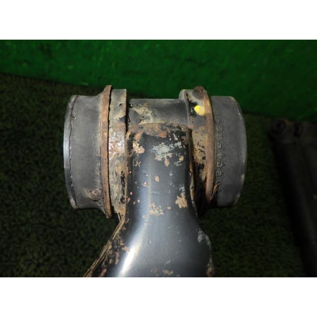 インプレッサ DBA-GP7 右Rアッパアーム 37J |  | 02