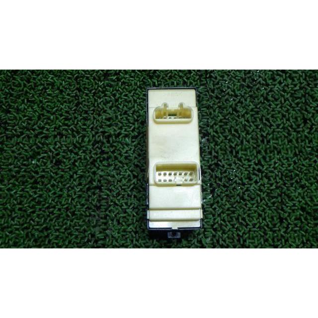 ハイゼットアトレ TA-S330G パワーウインドウスイッチ   84820-B5030 中古 | アトレー | 01