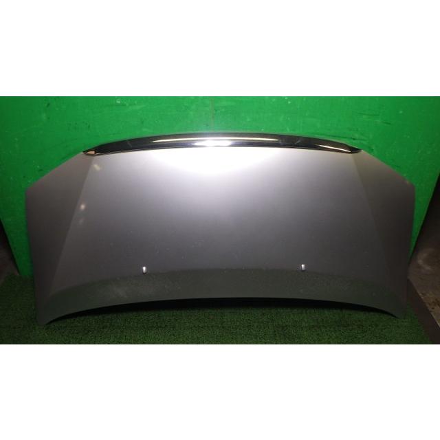 グランドハイエース KH-KCH10W ボンネットフード 2FY 53301-26040 中古