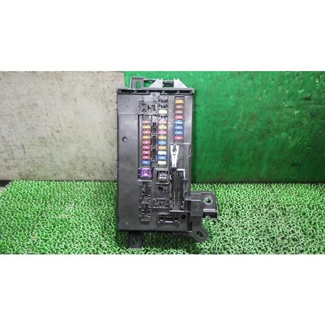 ムーヴ DBA-LA160S ヒューズボックス 82600-B2800 中古 : 株式