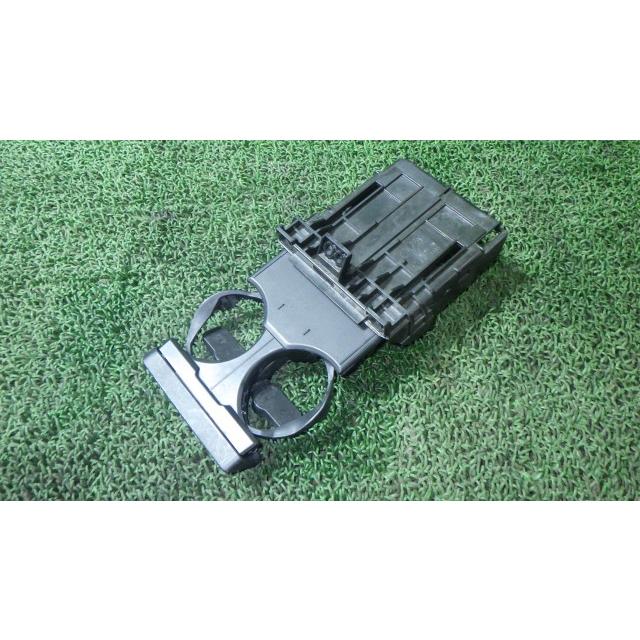 タント タントエグゼ DBA-L455S ドリンクホルダー 55620-B2010-B0 中古