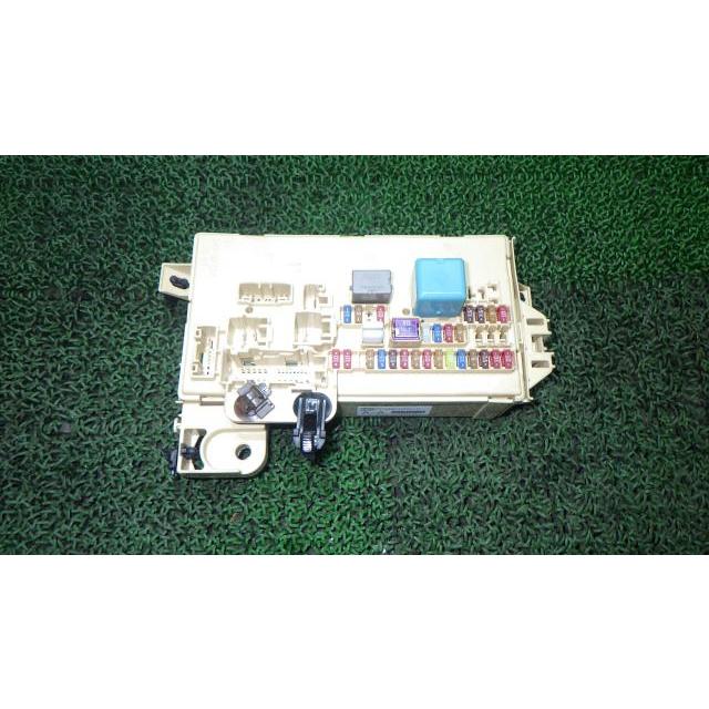 ムーヴ DBA-LA100S ヒューズボックス 82600-B2310 中古 : 株式会社