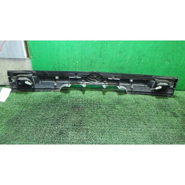 タント DBA-L375S リアフィニッシャーパネル  ICHIKO D068 中古 | タント | 01