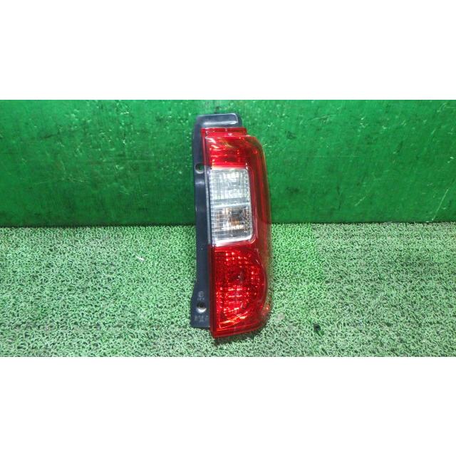 オッティ DBA-H91W 右テールランプ SAKAE RCL-007 26550-6A0A4 中古