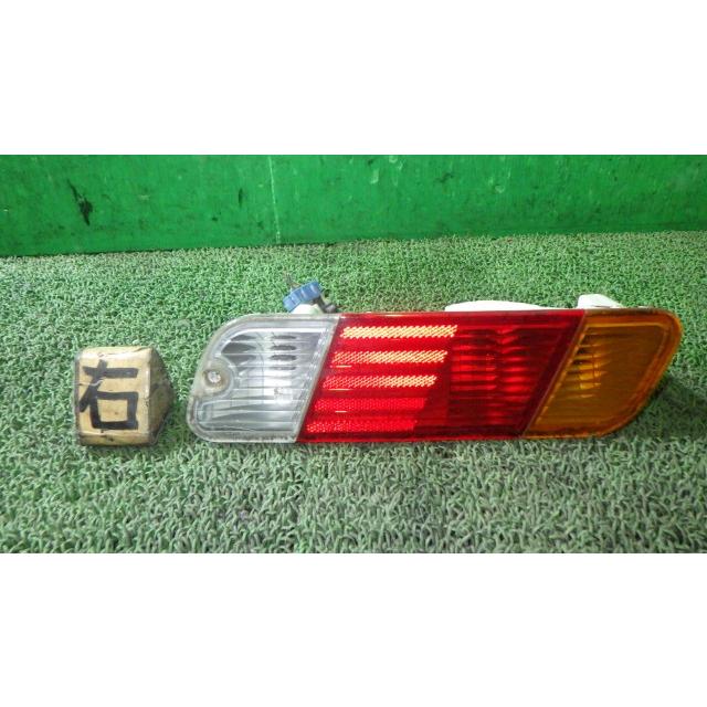 ミニキャブ GBD-U62T 右テールランプ STANLEY P1725 MR339530 中古