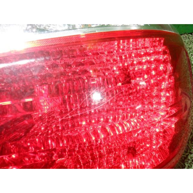 オーリス DBA-NZE151H 右テールランプ KOITO 12-549 81550-12B70 中古