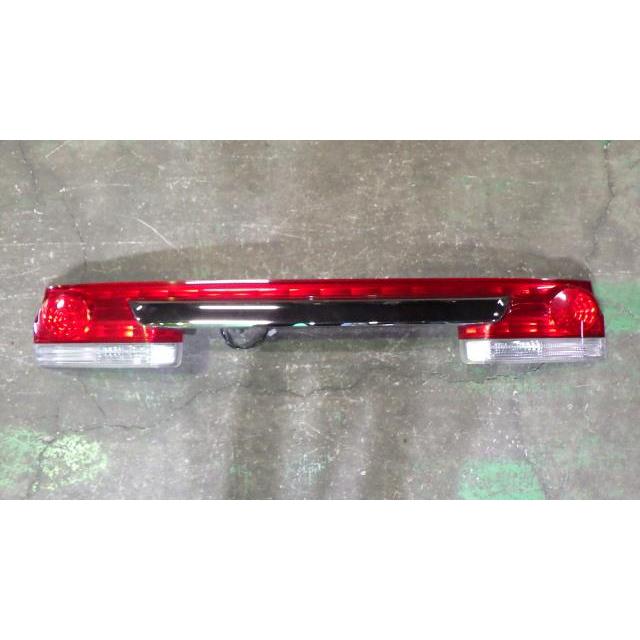 ステップワゴン DBA-RG1 リアフィニッシャーパネル STANLEY P5532 33701-SLJ-J03 中古 | 