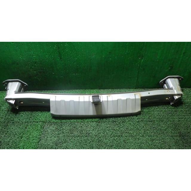 ホンダ フィット GE6 フロントバンパー ホースメント付き NO.415 フィット DBA-GE6 フロントバンパーホースメント 71130-TF0-000ZZ 中古
