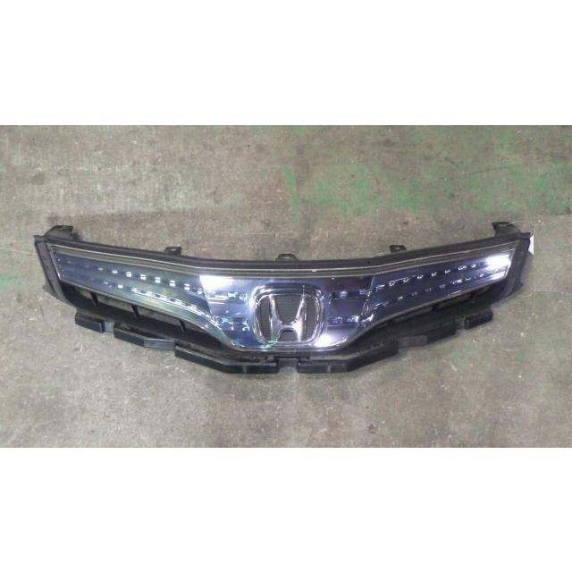 フィットシャトル DAA-GP2 ラジエータグリル   71120-TF9-003 中古 | 