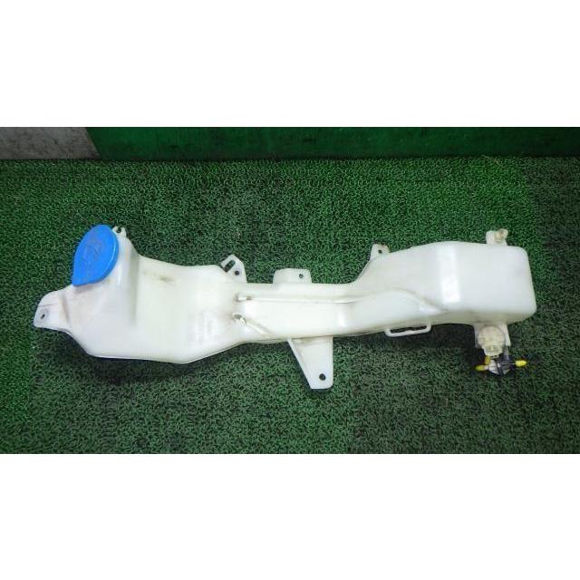 フィットシャトル DAA-GP2 ウォッシャータンク 76841-TF7-003 中古