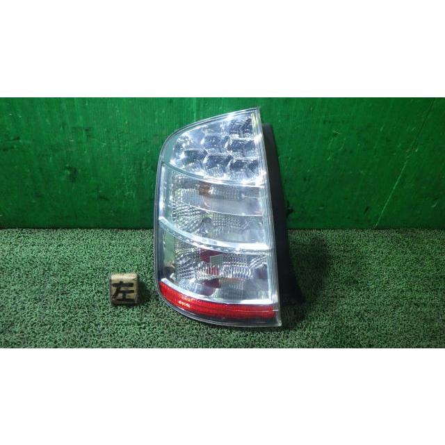 プリウス DAA-NHW20 左テールランプ STANLEY 47-13 81560-47080 中古