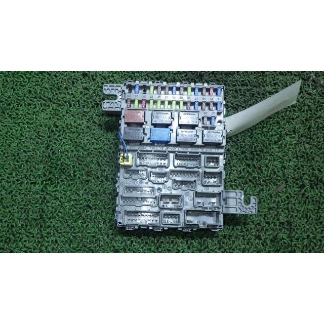 ライフ CBA-JB5 ヒューズボックス 38050-SFA-901 38200-SFA-901 中古