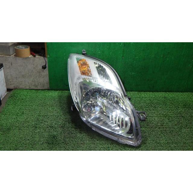 ヴィッツ DBA-NCP91 右ヘッドランプ KOITO 52-183 81110-52A00 中古