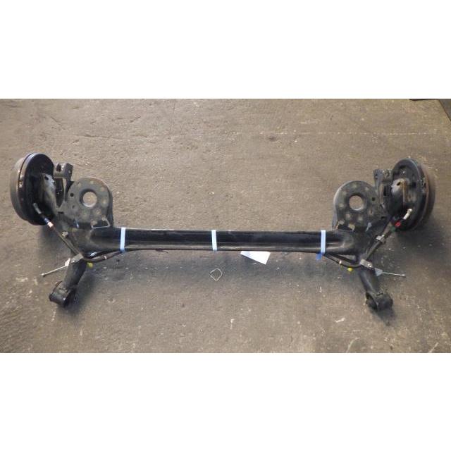 アクア DAA-NHP10 リアアクスルホーシングASSY 42110-52332 中古