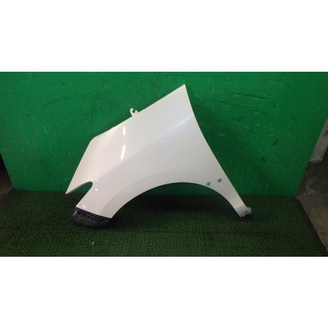 エスティマ AHR20W 左フロントフェンダー X 4WD 7人 53812-28091 070 エスティマ DAA-AHR20W 左フロントフェンダー 070 53812-28091 中古