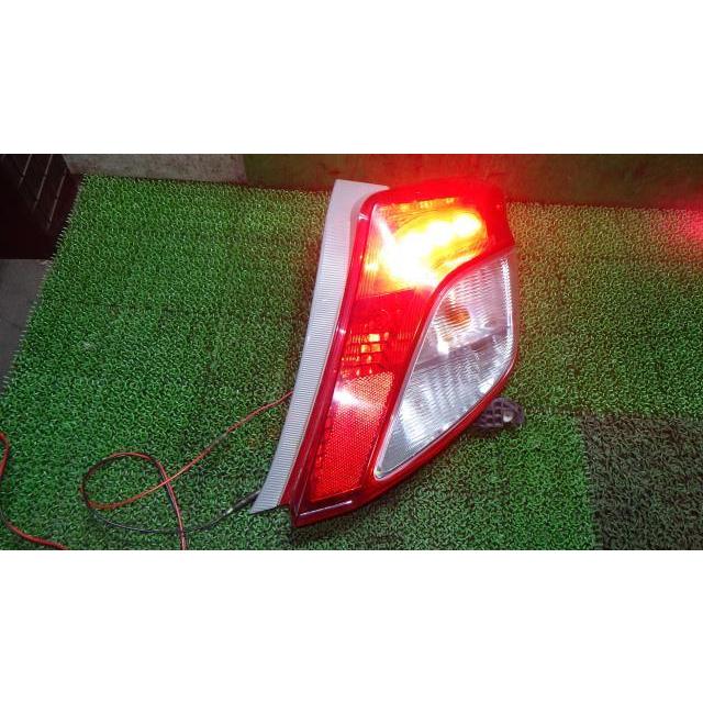 ヴィッツ DBA-KSP130 右テールランプ KOITO 中古 : 株式会社