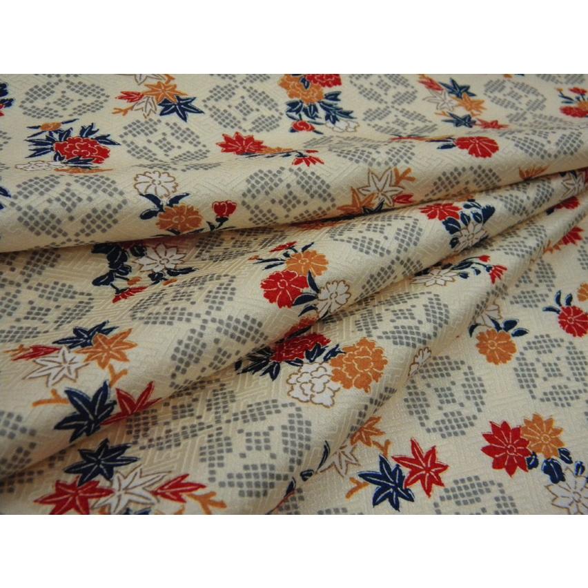 着物のはぎれ 正絹紋意匠 菊橘紅葉牡丹4-1 反物切り売り（50cm単位 