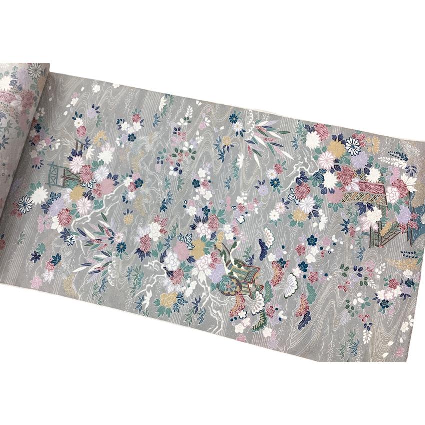 着物のはぎれ 正絹 御所車 京友禅小紋 反物切り売り 6-11 |  | 01