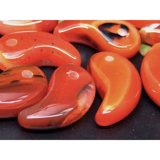 天然石 パワーストーン 66448Q 勾玉 赤瑪瑙 31×17mm 1個売り メノウ
