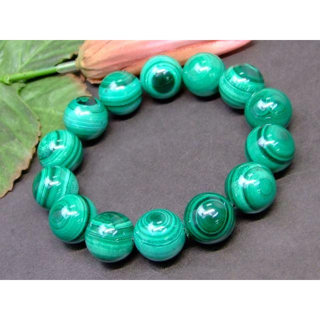 No.293 チェコビーズ 緑のグラデーションピアス ハンドメイド 大人気