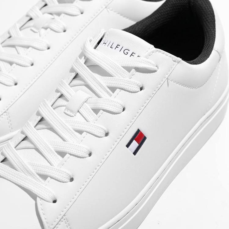 TOMMY HILFIGER（トミー・ヒルフィガー） レザースニーカー ローカット