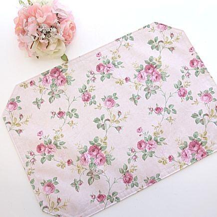 ランチョンマット はっすい 撥水加工 ピンク地 布 かわいい おしゃれ 花柄 ローズ柄 薔薇雑貨 姫系雑貨 Et815 630 薔薇雑貨 Hirake Goma 通販 Yahoo ショッピング