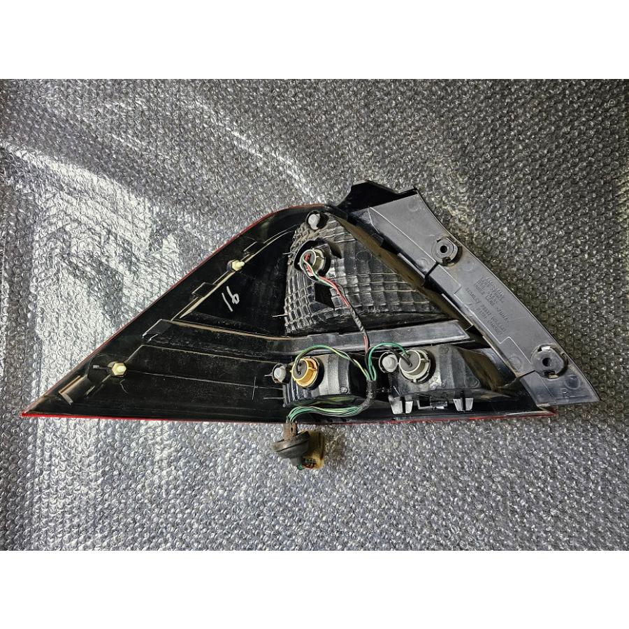 ホンダ　純正　オデッセイ　Rb1 テールランプ オデッセイ（ODYSSEY） 【中古品】ホンダ純正 RB1 テールランプ 右