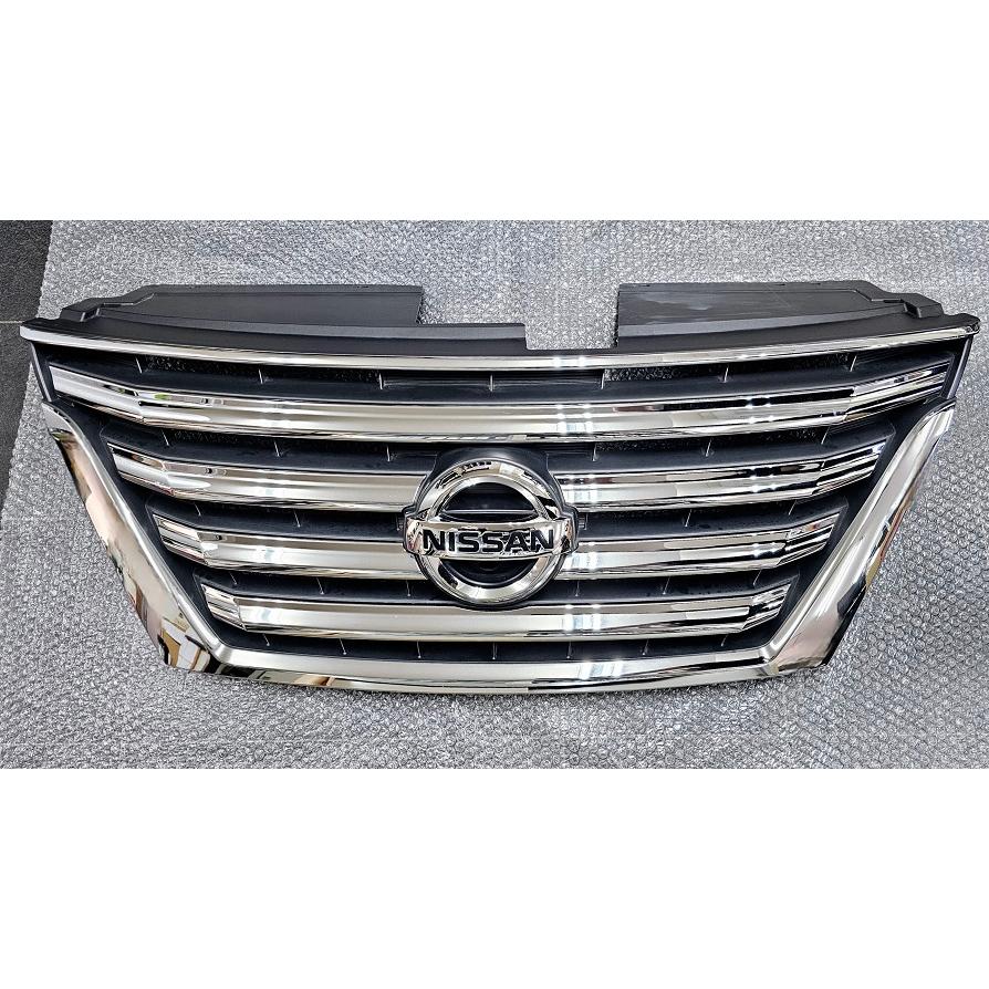 セレナ 【中古品】日産純正 26系 フロントグリル 品番： 62312-3GS1B