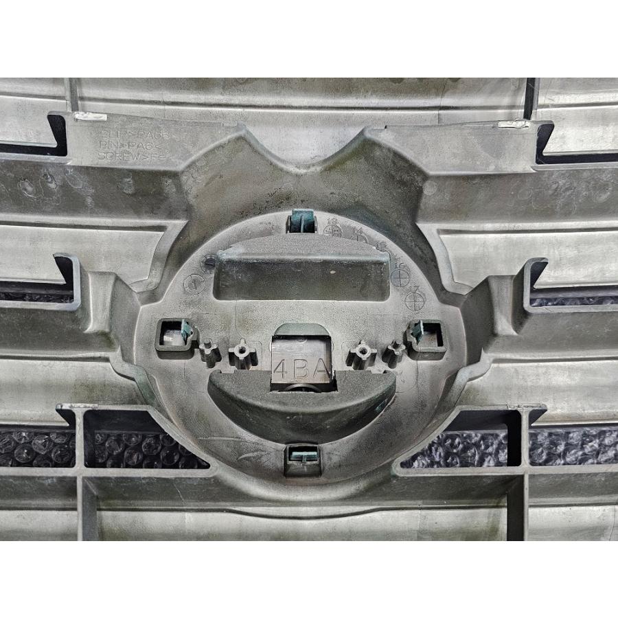 セレナ 【中古品】日産純正 26系 フロントグリル 品番： 62312-3GS1B