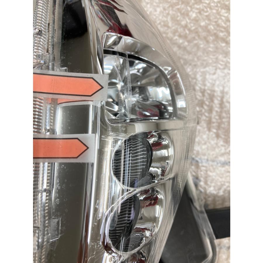 トヨタ純正　プリウス50系前期　フォグランプ右 プリウス 【中古品】トヨタ純正 プリウス 50系 フォグランプ右 （運転