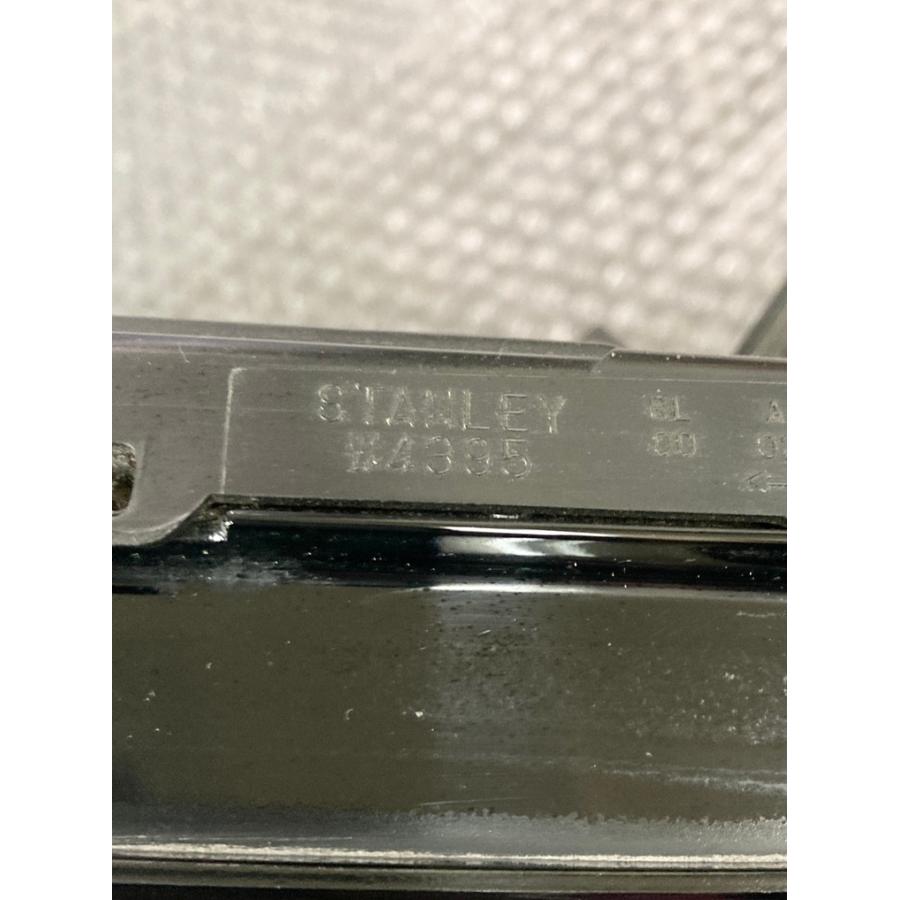 フィット 【中古品】ホンダ純正 フィット GR系 ヘッドライト 右 （運転