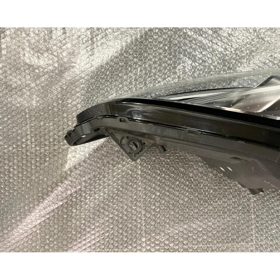 フィット 【中古品】ホンダ純正 フィット GR系 ヘッドライト 右 （運転