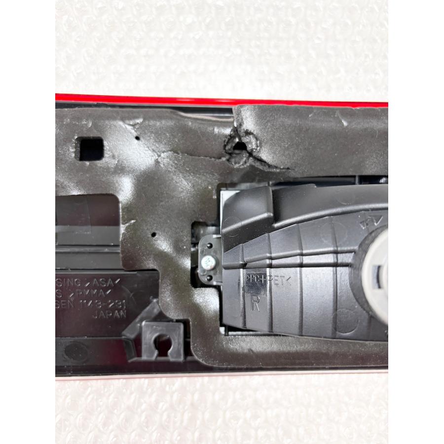 三菱（MITSUBISHI） 【中古品】三菱純正 デリカD:5 CV1W テールランプ