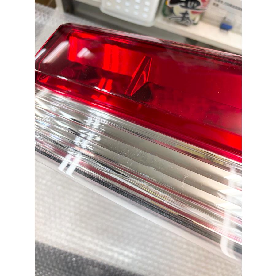 三菱（MITSUBISHI） 【中古品】三菱純正 デリカD:5 CV1W テールランプ