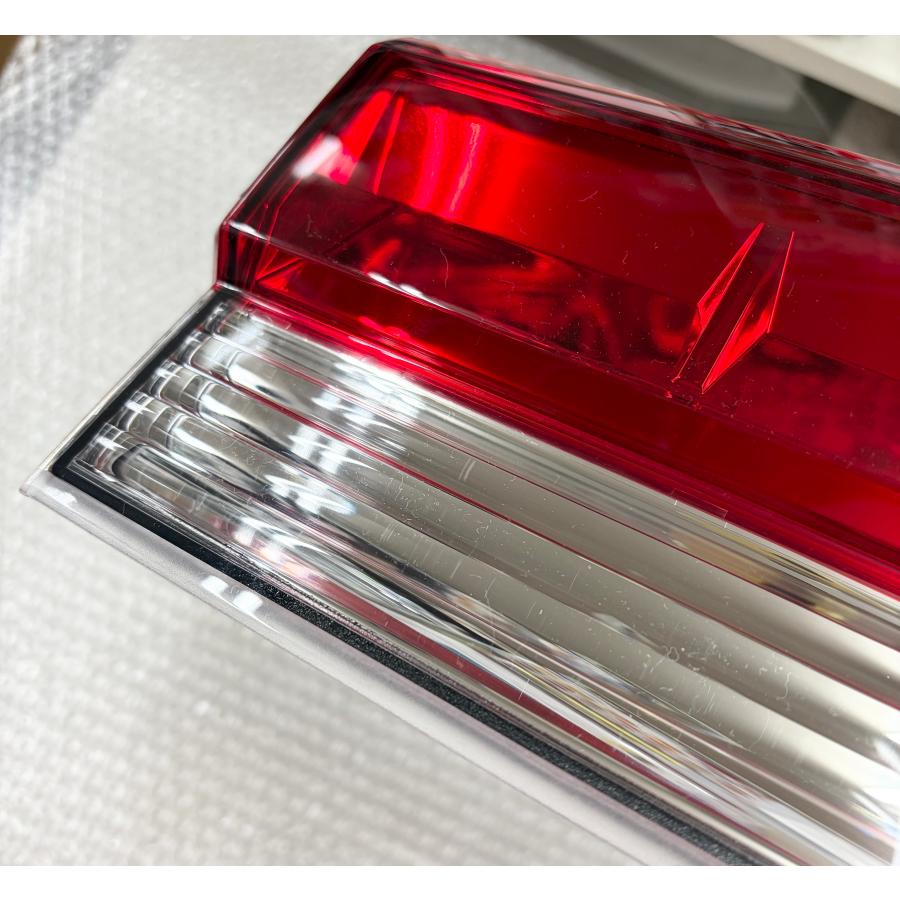 三菱（MITSUBISHI） 【中古品】三菱純正 デリカD:5 CV1W テールランプ
