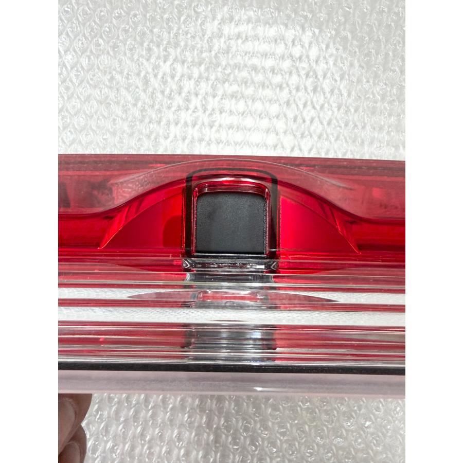 【新車外し】デリカD:5 中期 純正テールランプ ガーニッシュ セット CV1W 三菱（MITSUBISHI） 【中古品】三菱純正 デリカD:5 CV1W テールランプ