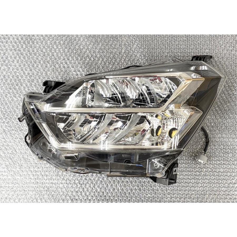 ダイハツ ミライース LA350S左ヘッドライト 81170-B2670中古美品 ダイハツ（DAIHATSU） 【中古品】ダイハツ純正 ミライース LA350S