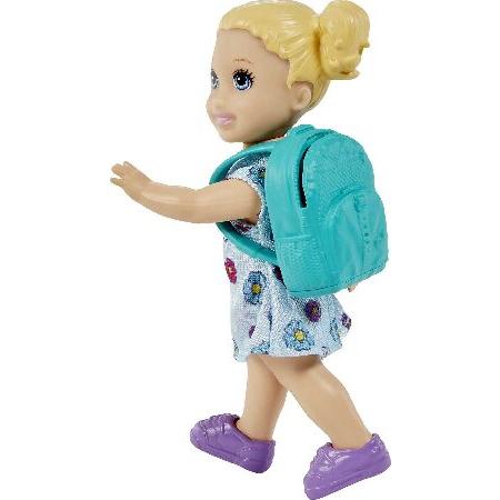 貴重 Barbie Teacher Doll (Brunette)，Toddler Doll (Blonde)， Flip Board， Laptop， Backpack， Toddler Desk， Pet Turtle， Great Gift for Ages 3 Years Old ＆ Up